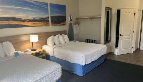 Queen Room with Two Queen Beds - Non-Smoking