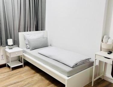 Single Room with Shared Bathroom