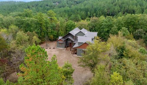 Seven-Bedroom Holiday Home