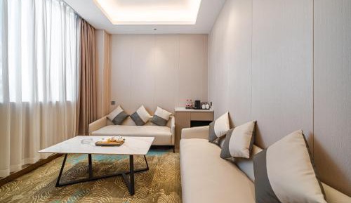 Deluxe Suite