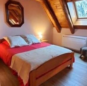 Deluxe Room (2 Adults + 1 Child)