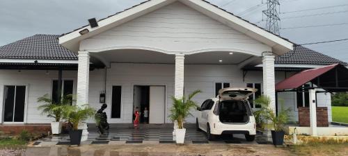 Four-Bedroom Holiday Home