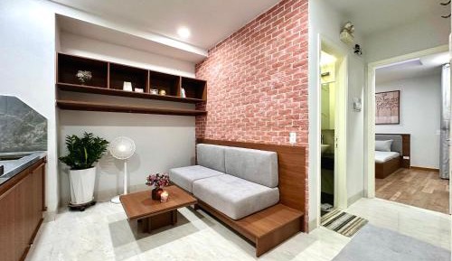 Deluxe One-Bedroom Apartment