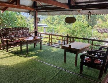 Queen Room with Garden View