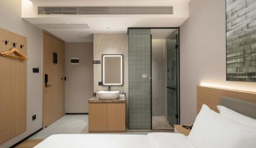 Standard King Room