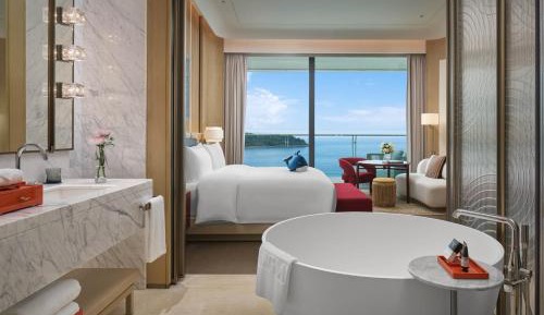 Grand Deluxe Seaview King Room