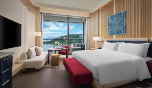  Deluxe Seaview King Room
