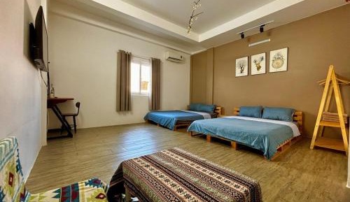 Quadruple Room with Private Bathroom