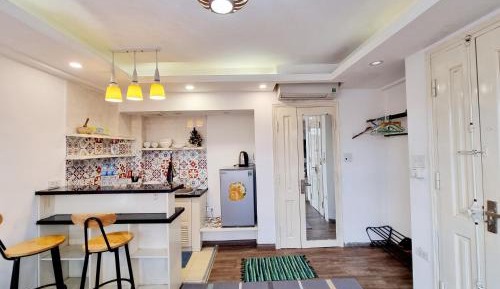 One-Bedroom Apartment with Balcony