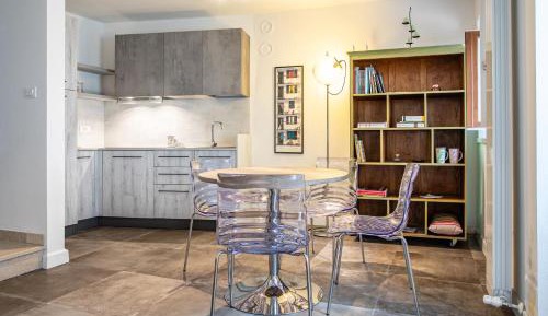 One-Bedroom Deluxe Apartment