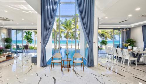 Villa - Beach Front