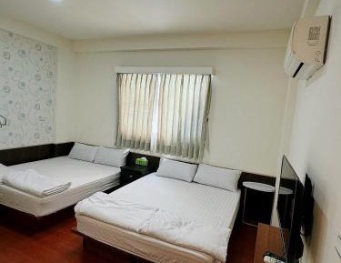 Quadruple Room with Private Bathroom