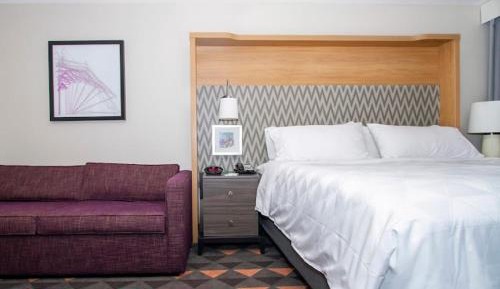 Standard King Room with Lake View