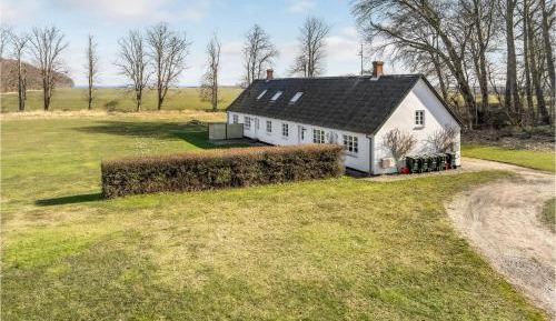 Six-Bedroom Holiday Home