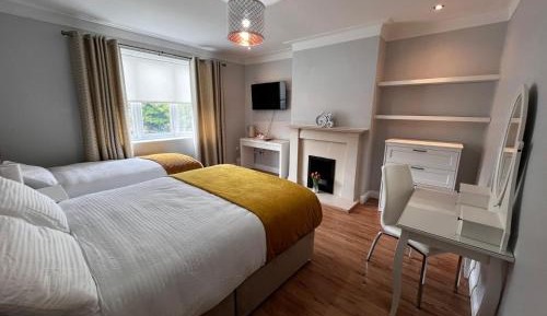 Triple Room with Shared Bathroom