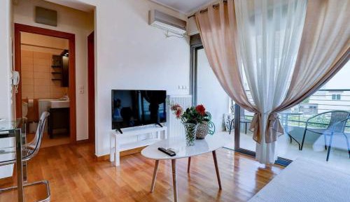 Apartment with Garden View