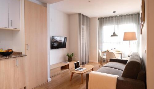 One-Bedroom Apartment (2 Adults + 2 Children)