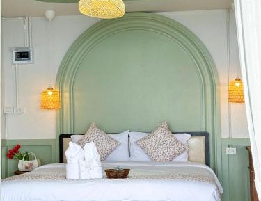 King Room with Mountain View