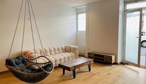 Deluxe Studio