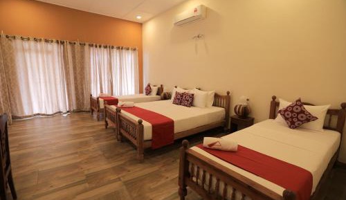 Deluxe Family Room