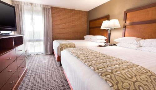 One-Bedroom Suite with Two Queen Beds