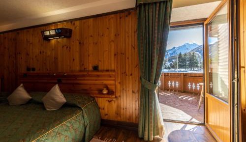 Double Room with Mountain View