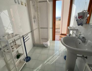 Twin Room with Private External Bathroom