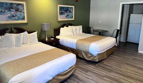 Queen Room with Two Queen Beds - Non-Smoking