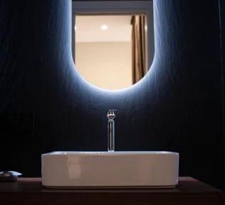 Deluxe Room (2 Adults + 1 Child)
