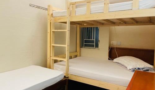 Quadruple Room with Private Bathroom