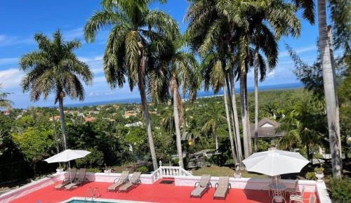 Deluxe Double Room with Side Sea View