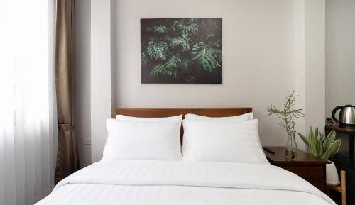 Deluxe Queen Room