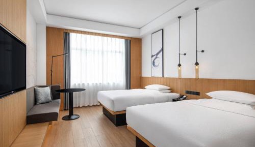 Deluxe Guest  room with 2 Double, City view