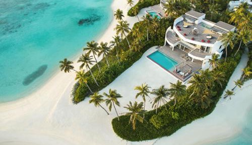 Three Bedroom Olhahali Beach Retreat with Pool