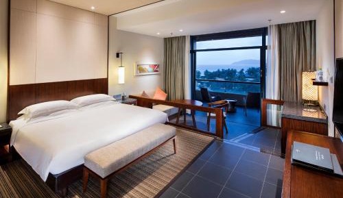 Deluxe King Room with Ocean View