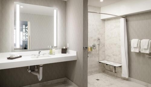 Signature King Suite top floor with Balcony