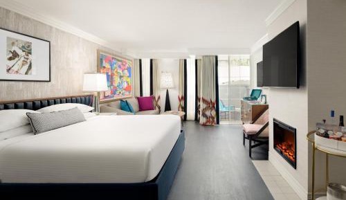 Deluxe King Suite