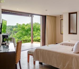 Standard Twin Room with Sea View