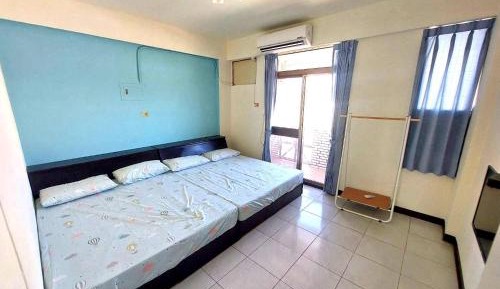 Quadruple Room with Shared Bathroom