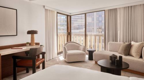 Jay Signature King Room with City View