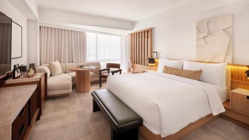 Premier King Room with Skyline View