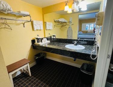 Economy Quadruple Room