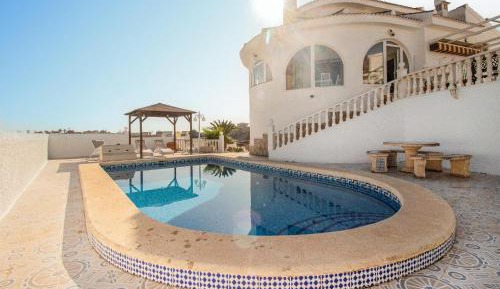 Three-Bedroom Holiday Home 