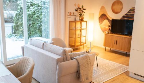 Apartment with Lake View