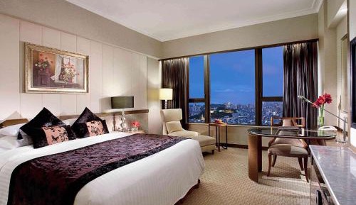 Superior King Room with City View