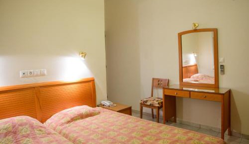Studio (2 Adults)