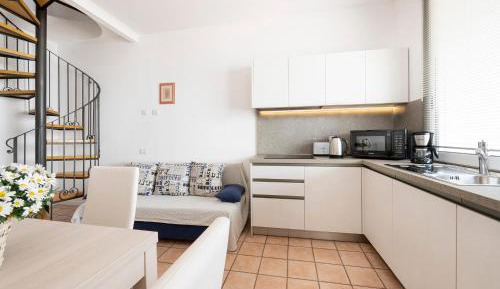 One-Bedroom Apartment with Balcony Lake View