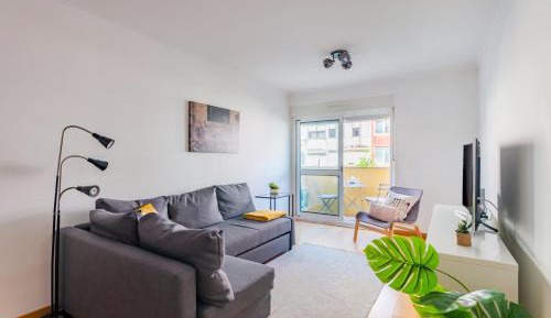 One-Bedroom Apartment with Balcony
