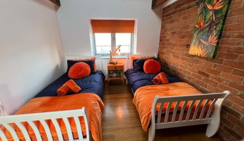 Twin Room with Private Bathroom
