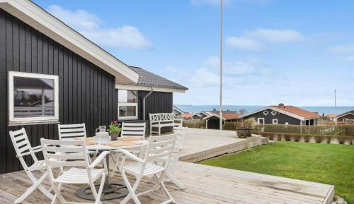Three-Bedroom Holiday Home 